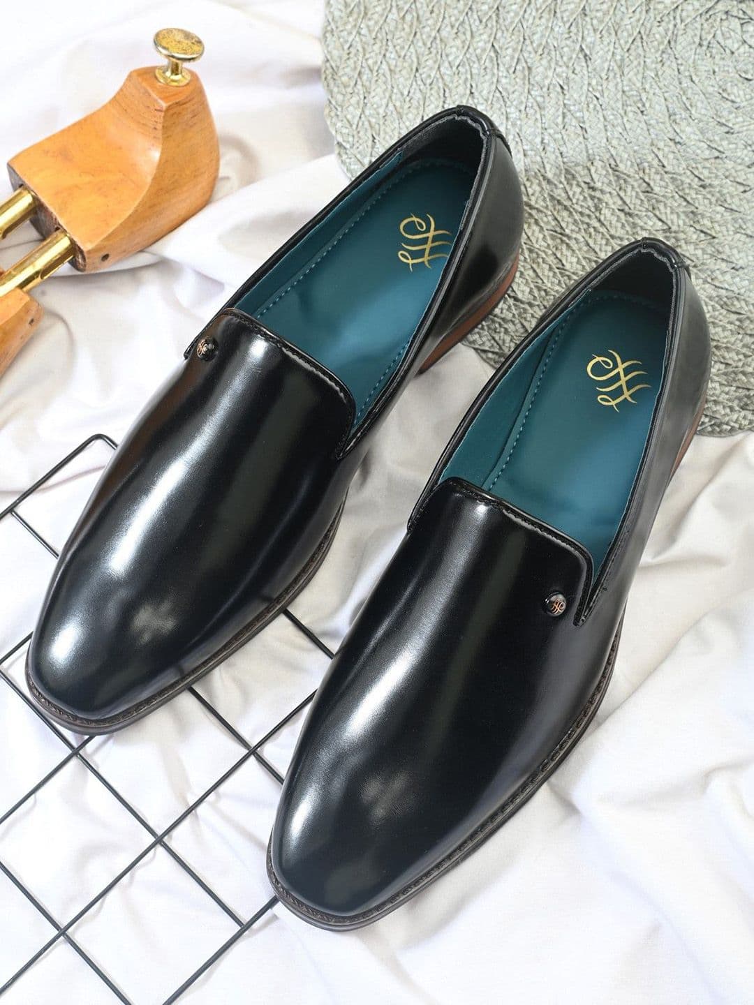 House of Pataudi Men Pointed Toe Formal Loafers - view 1