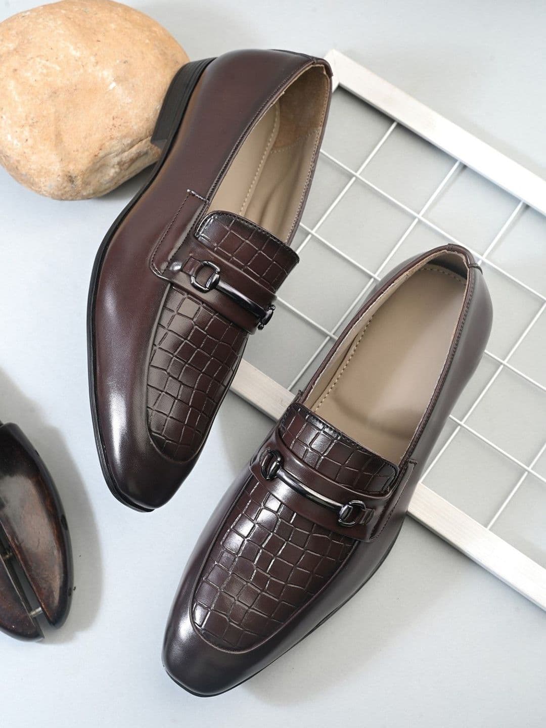 House of Pataudi Men Textured Formal Moccasins Horesebit Loafers - view 1