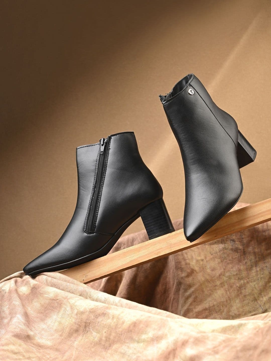 El Paso Women Pointed Toe Solid Chelsea Boots - view 1