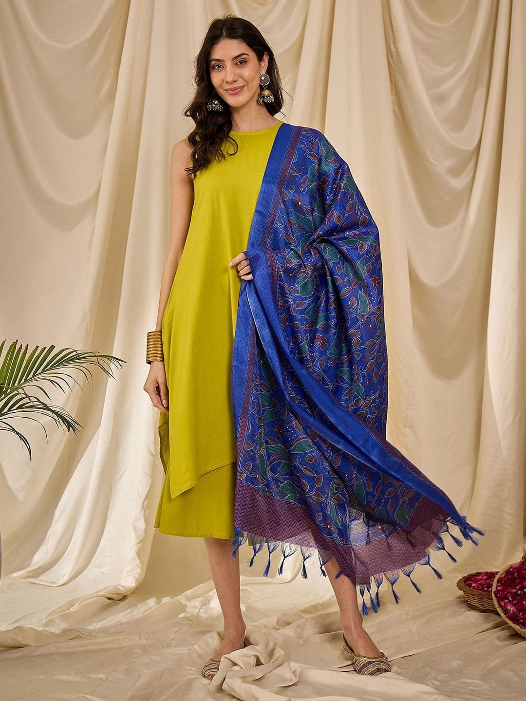 InWeave Ethnic Motifs Printed Tasselled Dupatta - view 1