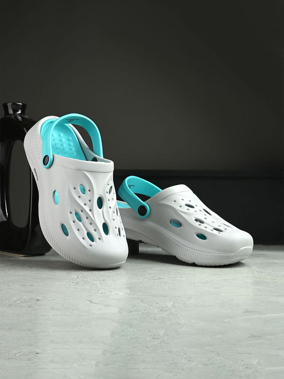 Deflow Cushioned Footbed Slip-On Clogs - view 1