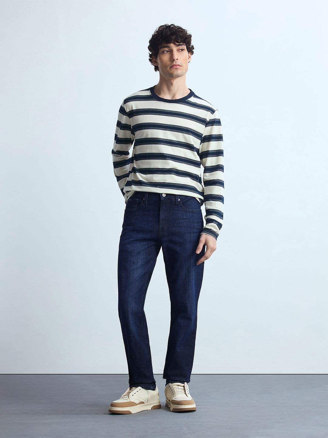 Flying Machine Men Slim Straight Fit Mid-Rise Light Fade Stretchable Jeans - view 1