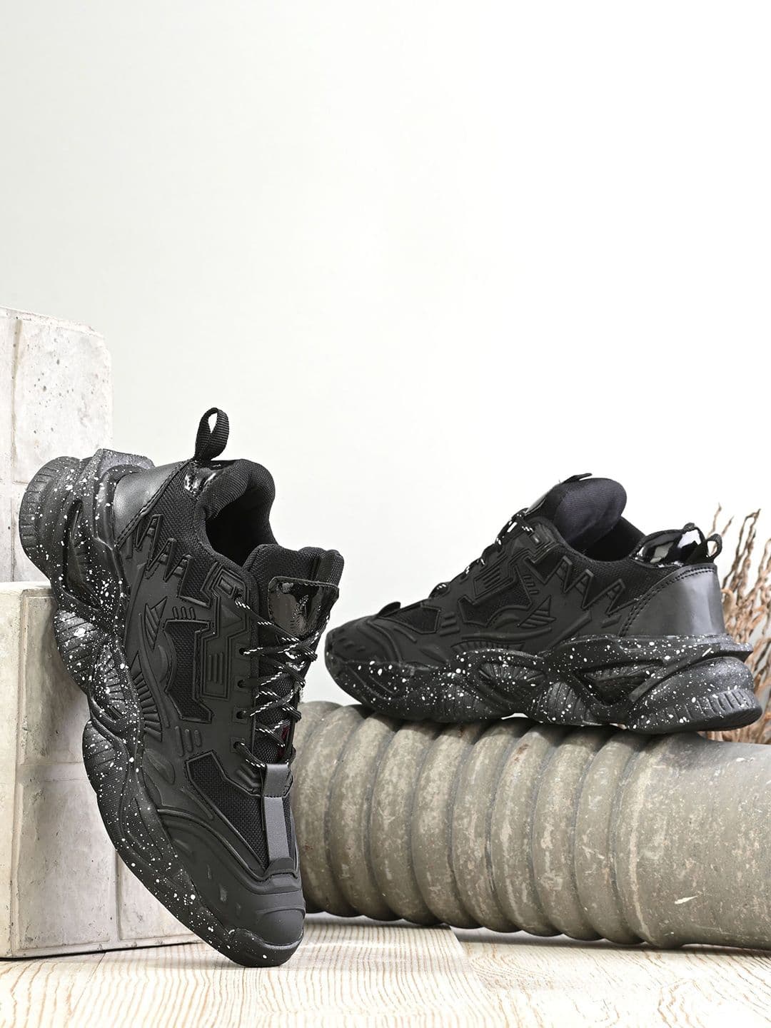 Vellinto Men Lace-Ups Running Shoes - view 1