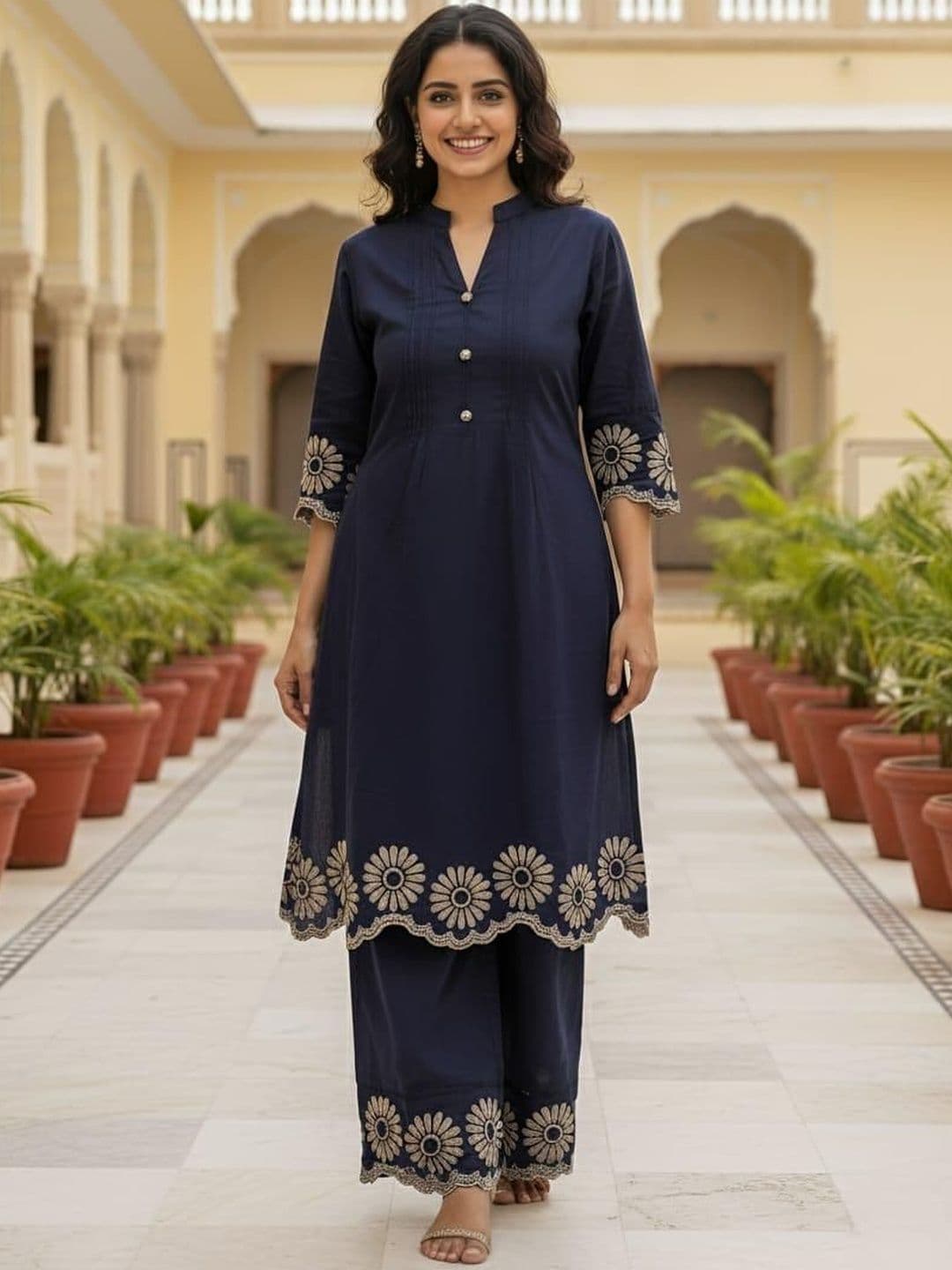 GHUMMAN SONAKSHI Women Floral Embroidered Regular Pure Cotton Kurta Set - view 1