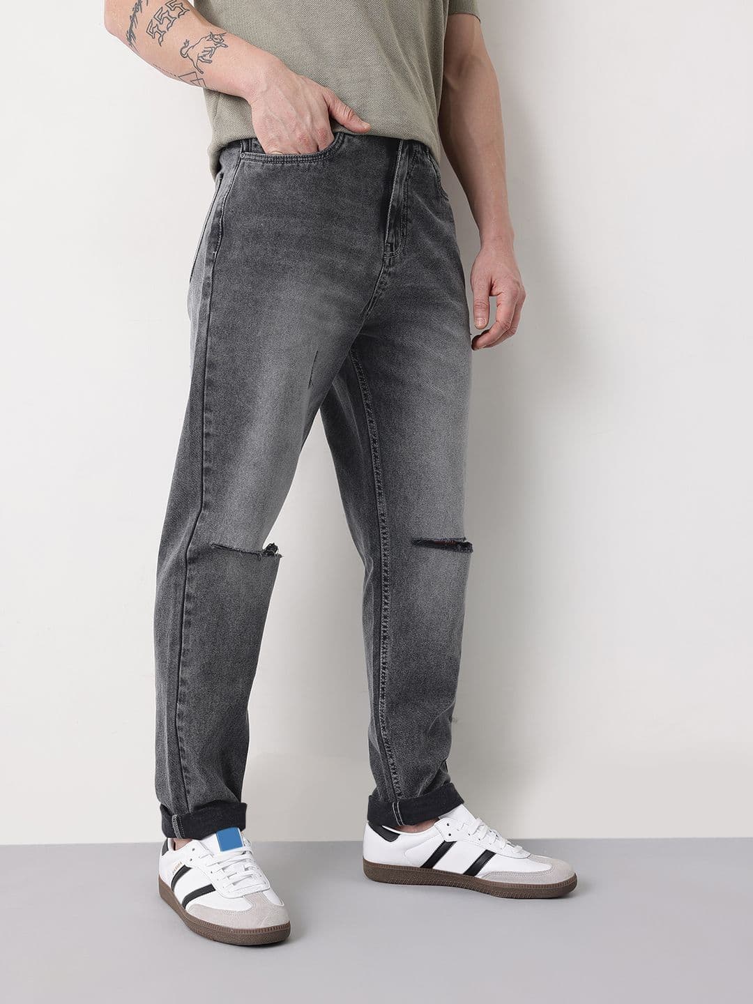 Mast & Harbour Men Relaxed Fit Mid-Rise Slash Knee Stretchable Jeans - view 1