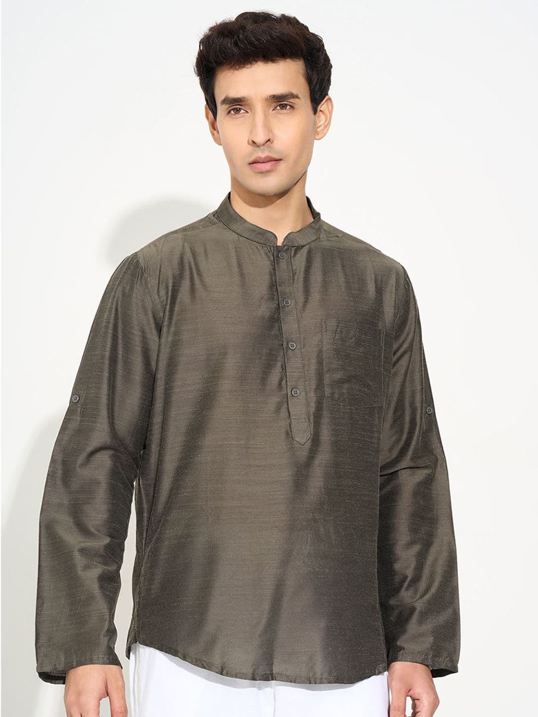 indus route by Pantaloons Men Thread Work Mandarin Collar Pure Cotton Straight Kurta - view 1