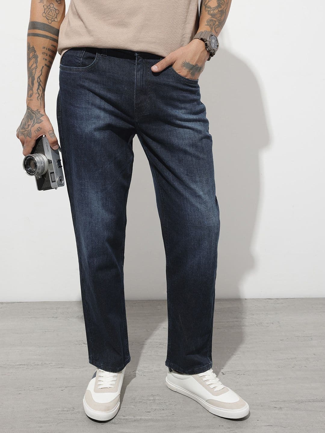 The Roadster Life Co. Men Relaxed Fit Heavy Fade Stretchable Jeans - view 1