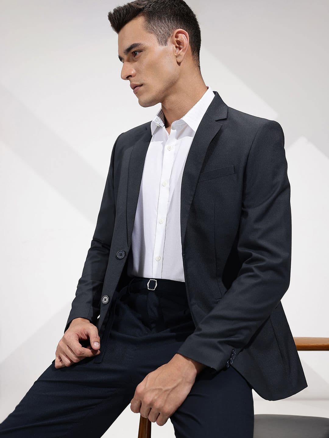 INVICTUS Slim Fit Striped Single-Breasted Semiformal Blazer