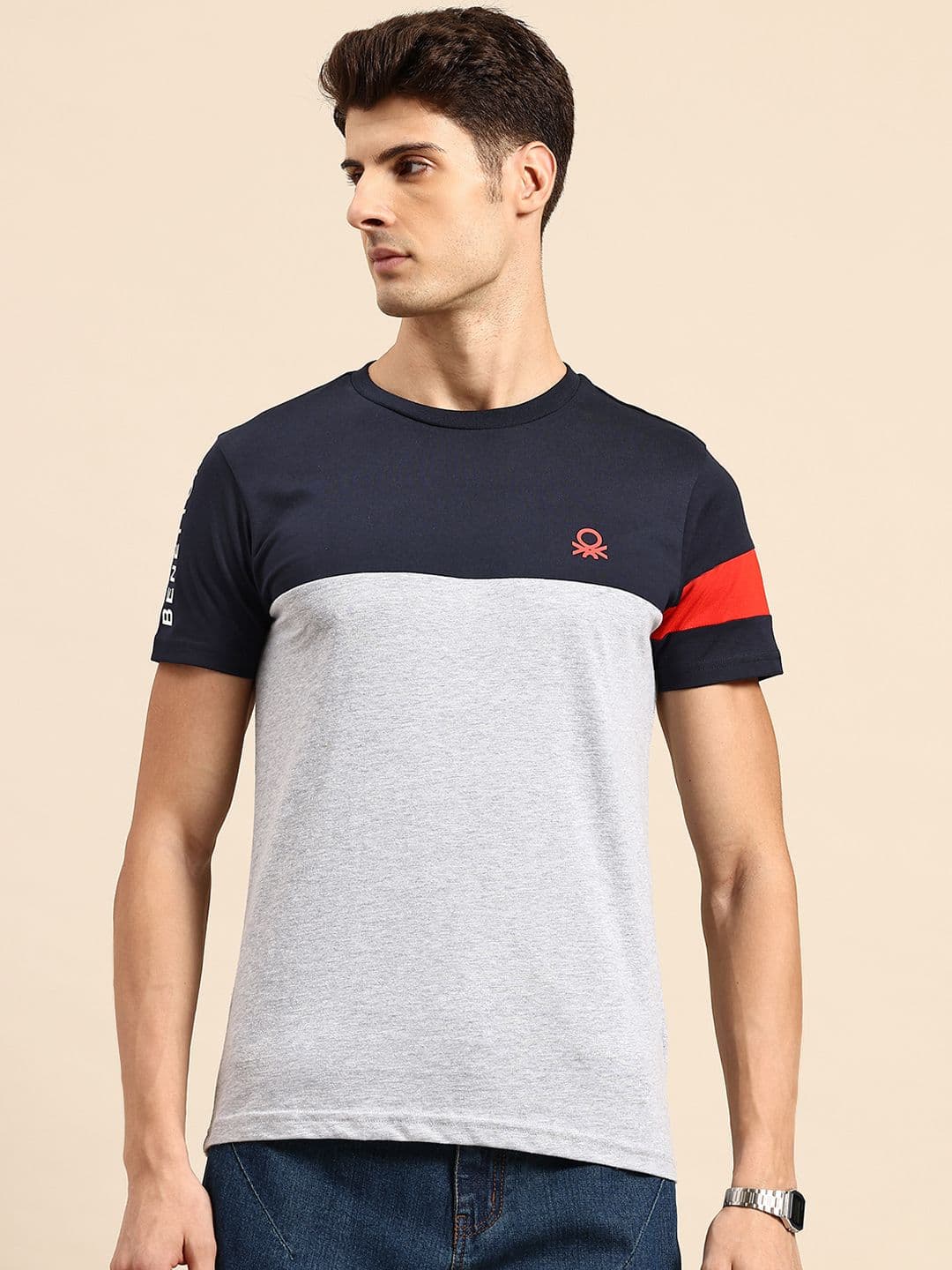 United Colors of Benetton Brand Logo Detail Colorblocked T-shirt - view 1