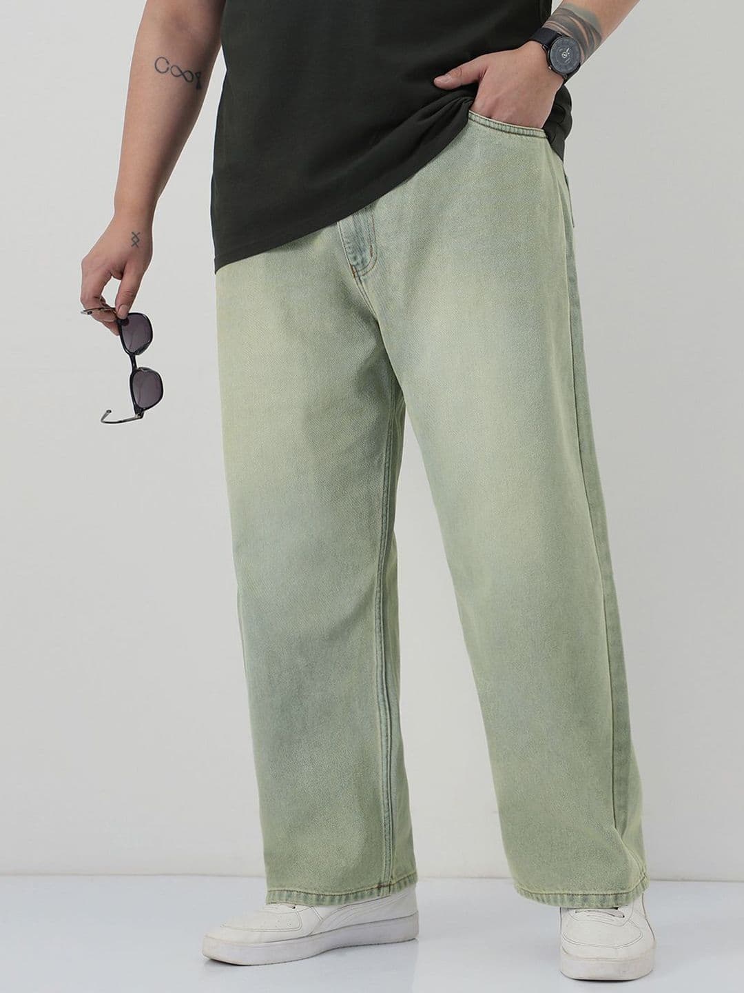 Urbano Plus Men Washed Grey Loose Relaxed Fit Mid-Rise Light Fade Stretchable Jeans - view 1