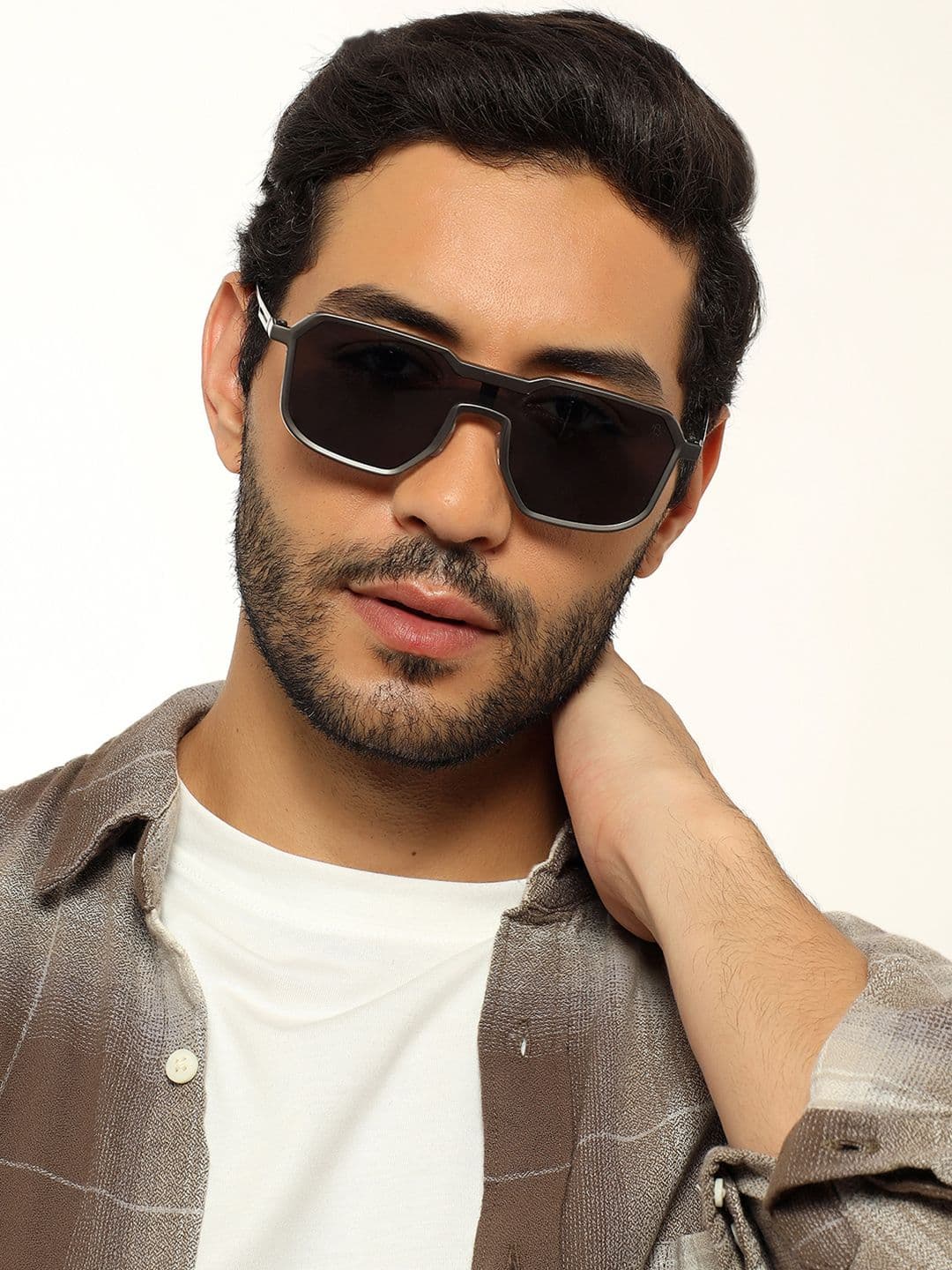 Eyejack by Voyage Unisex Wayfarer Sunglasses with UV Protected Lens RH9522CL859 - view 1