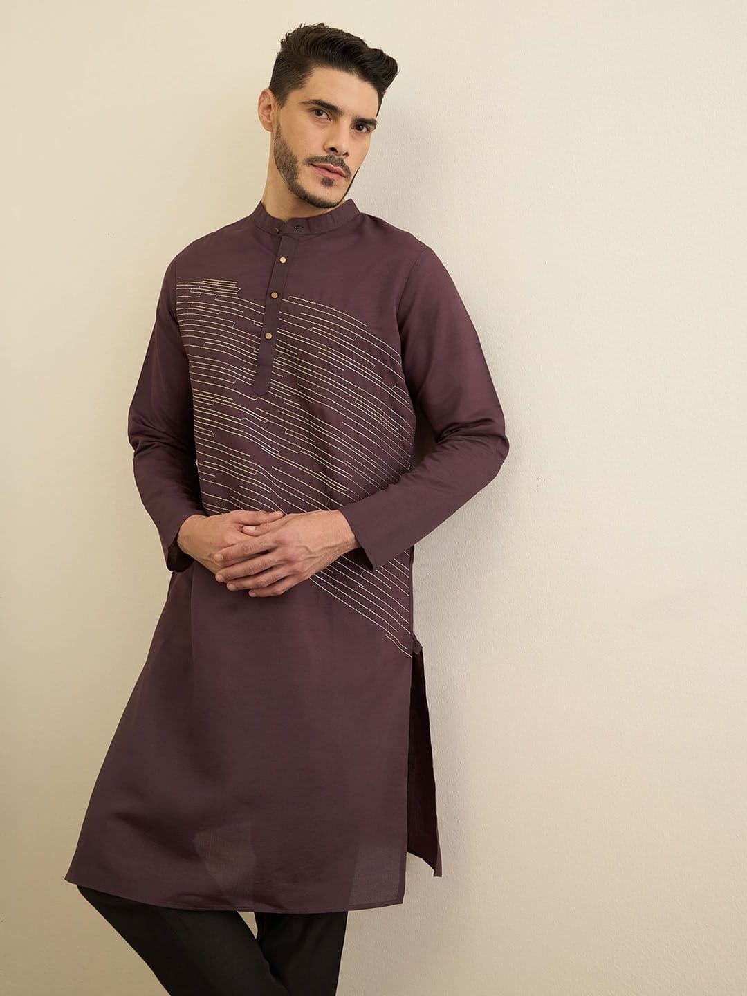House of Pataudi Men Embroidered Mandarin Collar Neck Straight Kurta - view 1