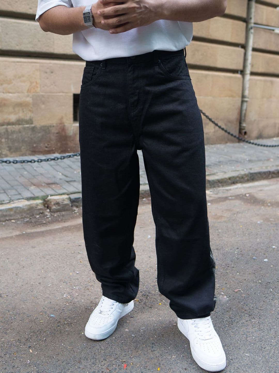 Powerlook Men Mid-Rise Black Contrast Detail Baggy Jeans - view 1