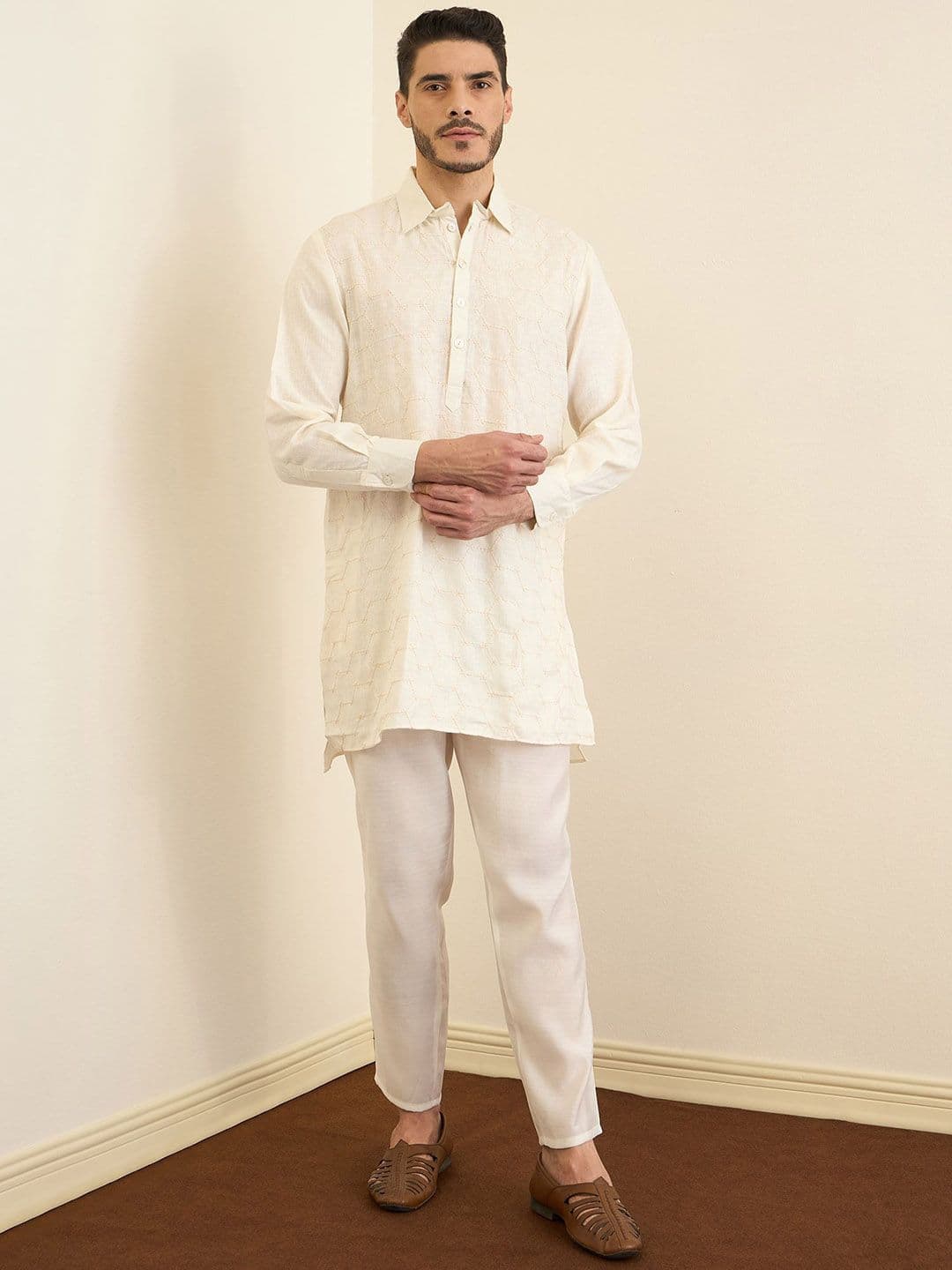 House of Pataudi Men Embroidered Shirt Collar Straight Kurta - view 1