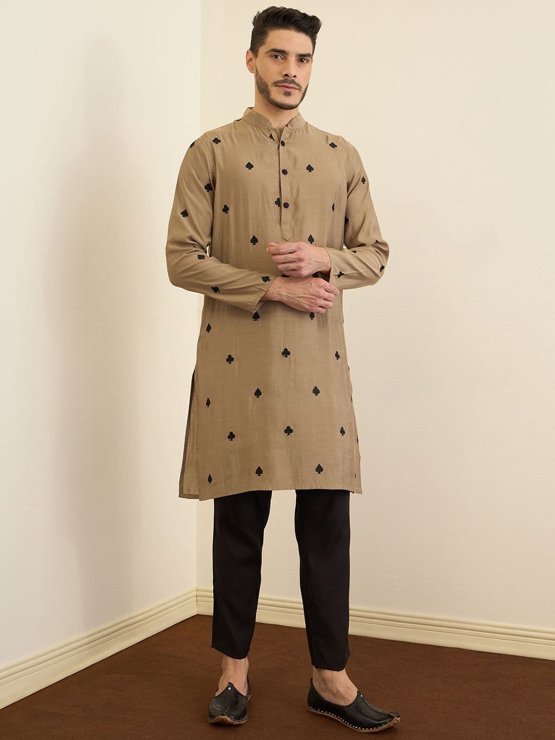House of Pataudi Ethnic Motifs Embroidered Mandarin Collar Thread Work Straight Kurta - view 1