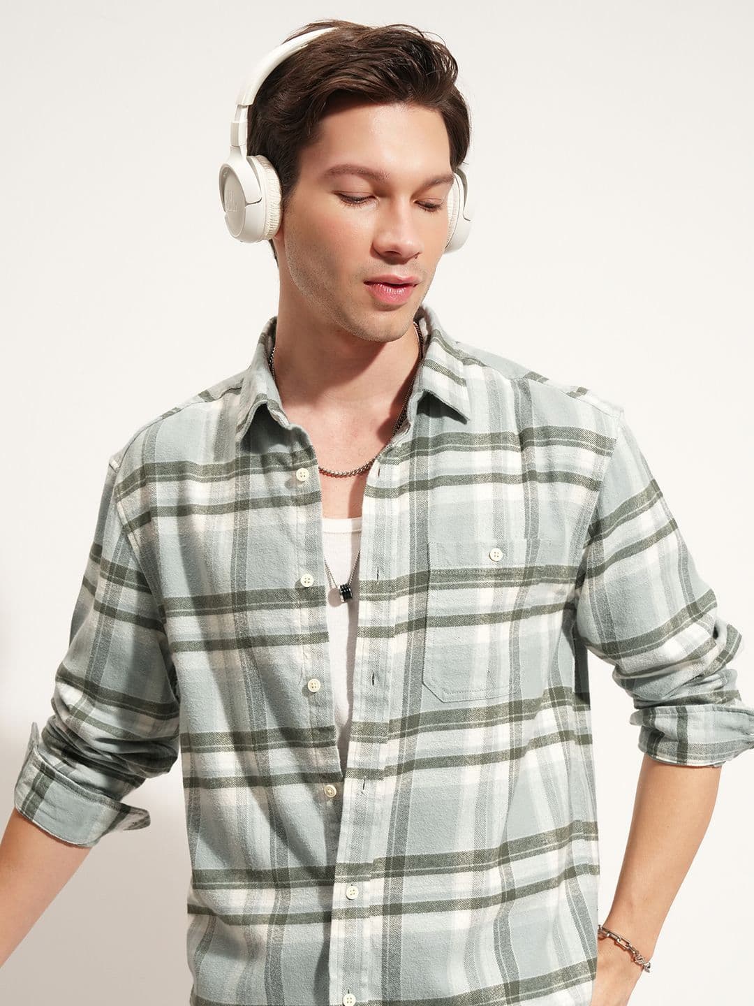HIGHLANDER Men Relaxed Fit Checked Spread Collar Cotton Casual Shirt - view 1