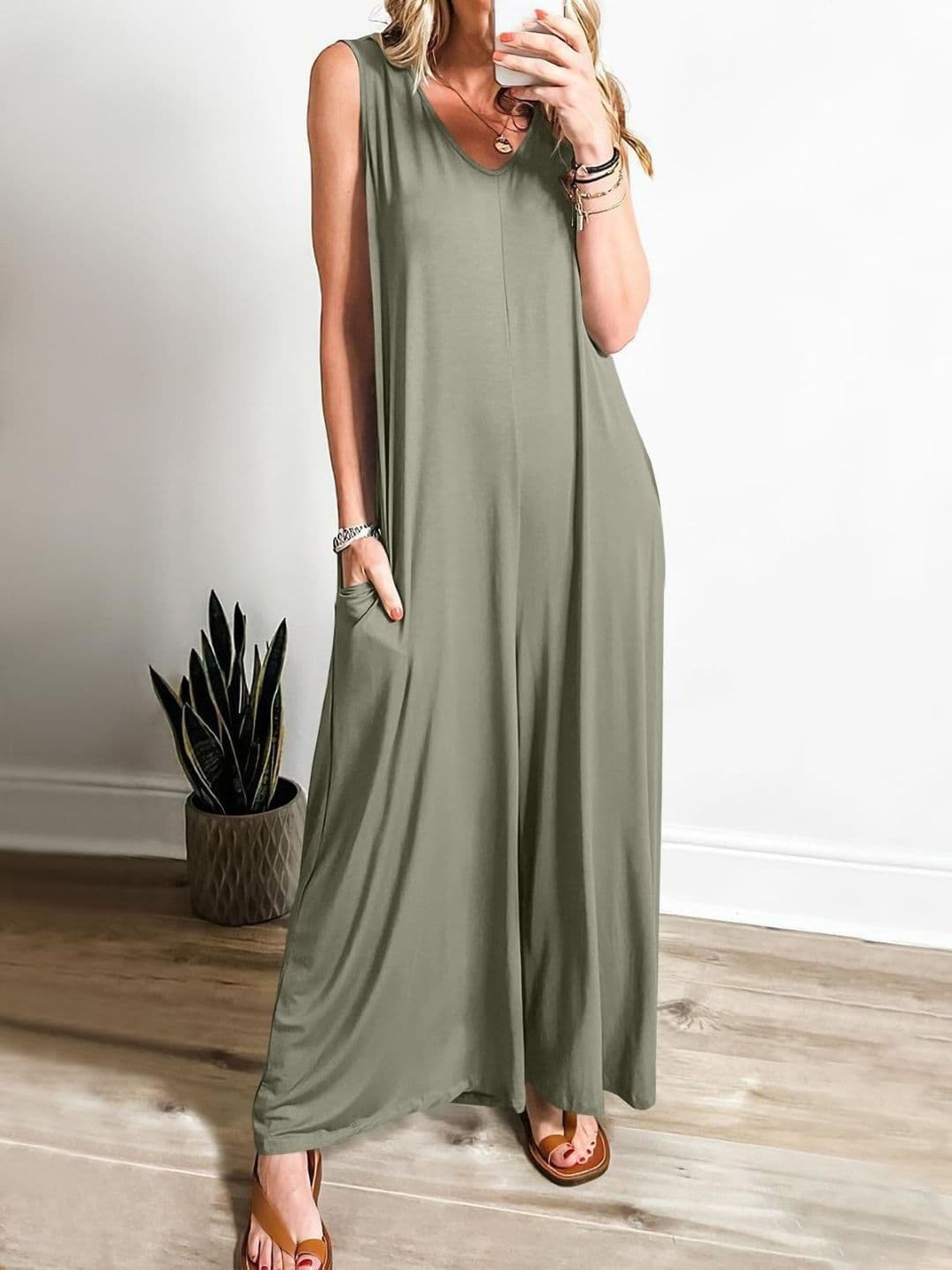HERE&NOW Women Green Sleeveless Solid Polyester Jumpsuit - view 1