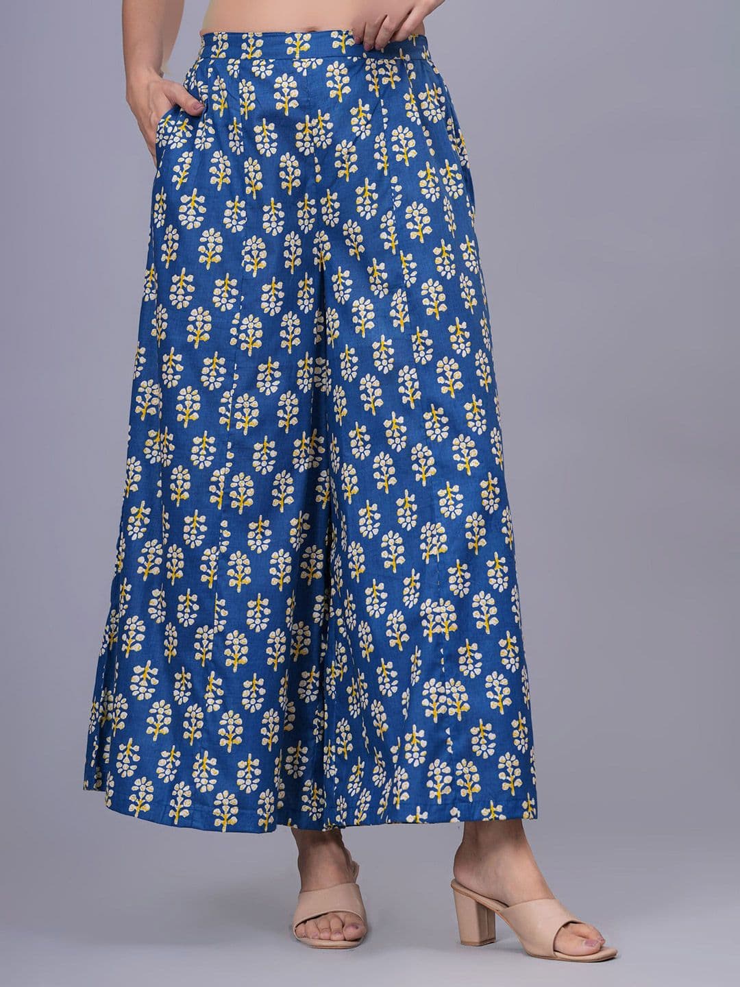 ROOPWATI FASHION Women Floral Printed Flared Knitted Palazzos - view 1