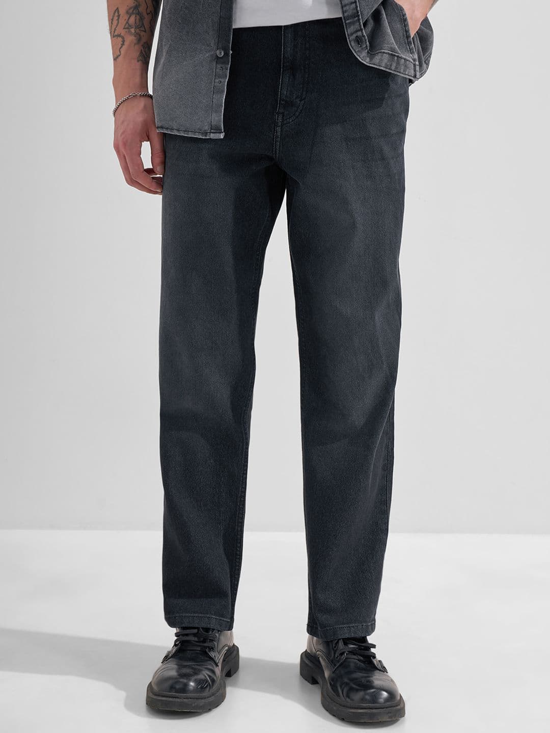 HIGHLANDER Men Relaxed Fit Mid-Rise Stretchable Jeans - view 1