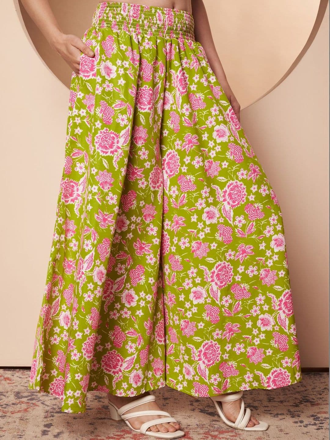 LookShine Women Floral Printed Flared Palazzos - view 1