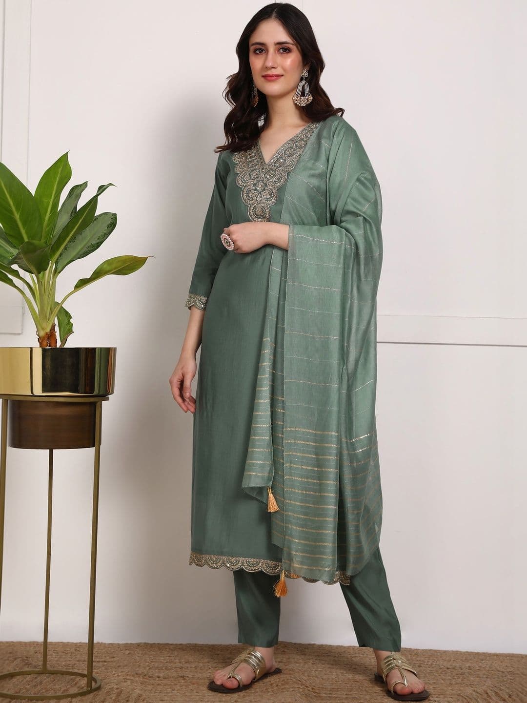 EVANORA Women Embroidered Regular Kurti with Trousers & With Dupatta - view 1