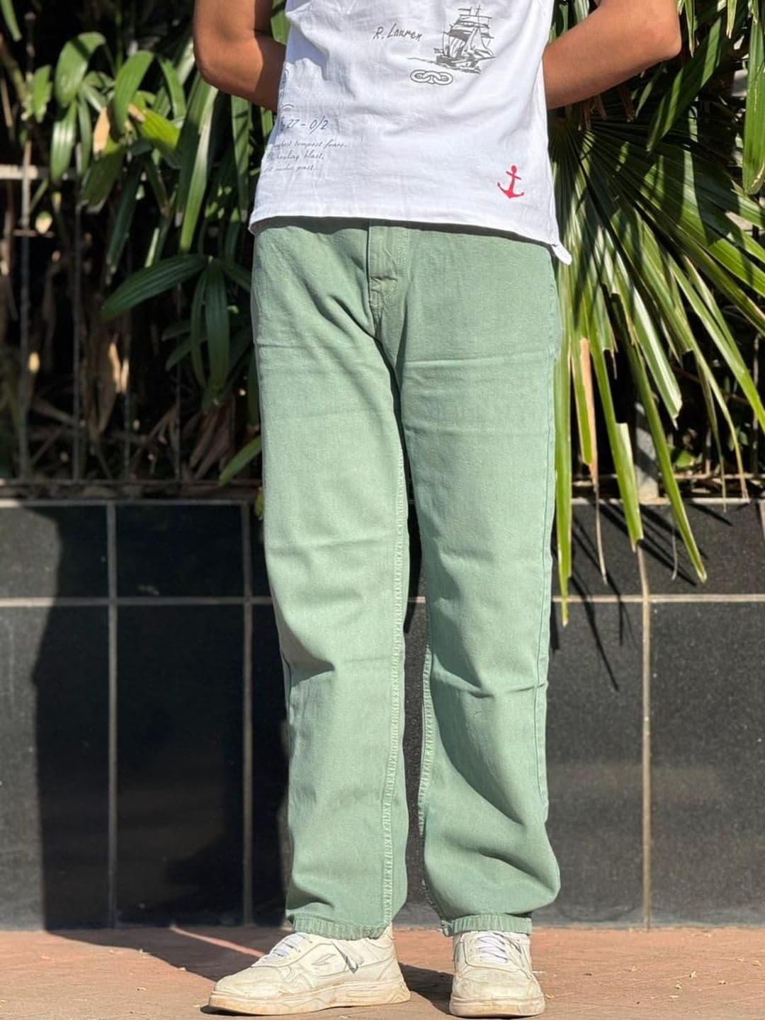 me Queen Men Straight Fit Mid-Rise Jeans - view 1