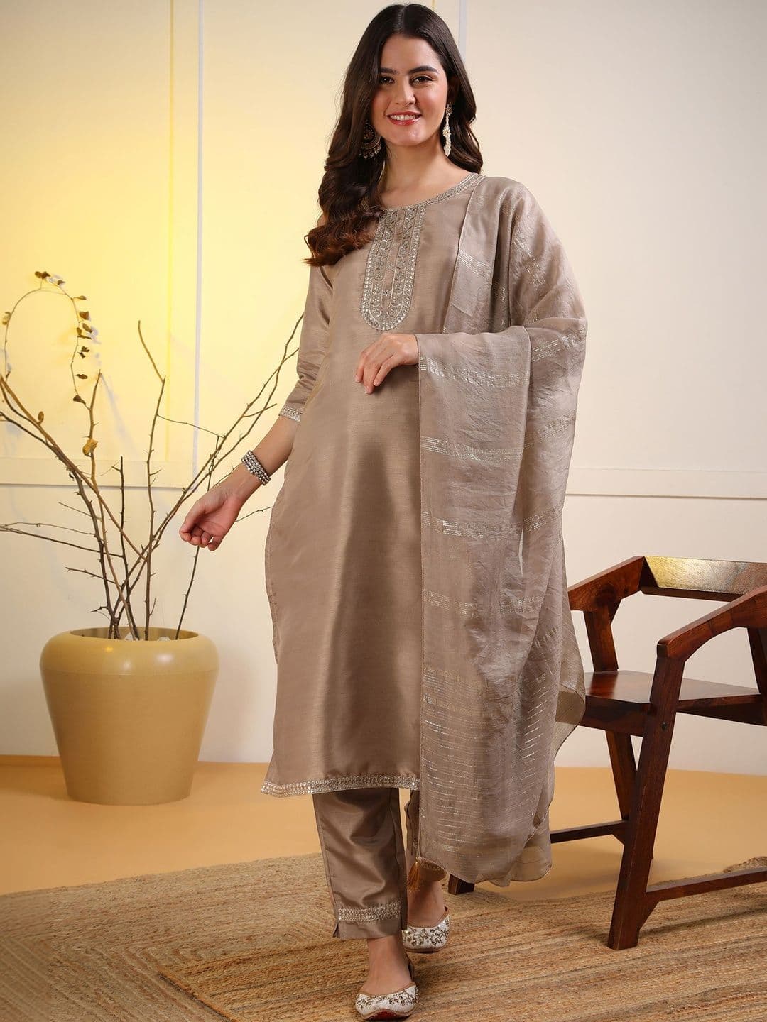 EVANORA Women Embroidered Regular Kurti with Trousers & With Dupatta - view 1