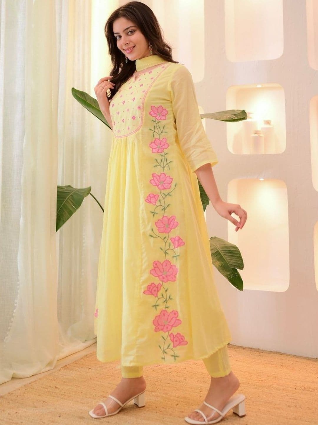 JAPNAAM Women Floral Embroidered Regular Chanderi Silk Kurta with Trousers & With Dupatta - view 1