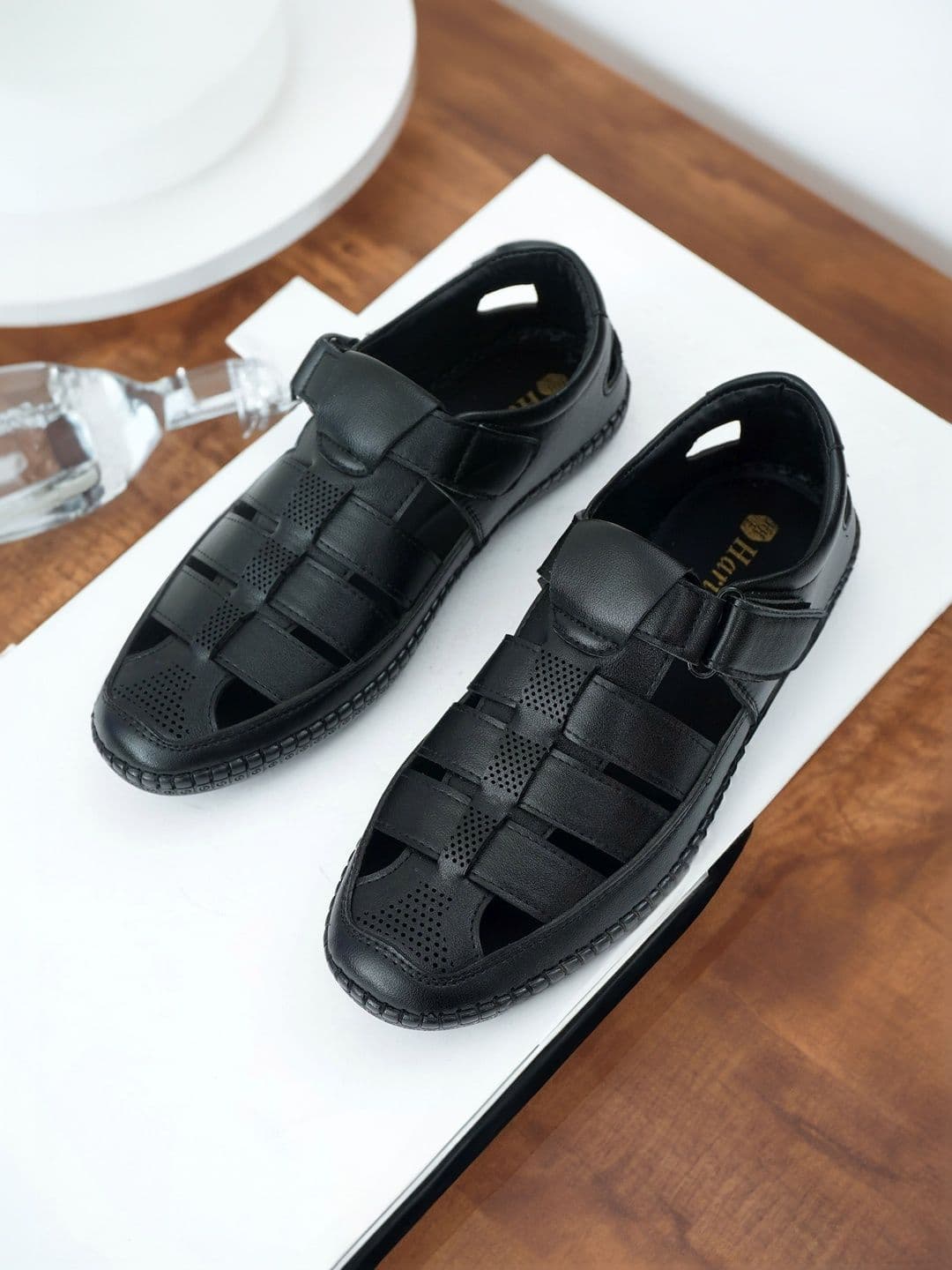 Harie Men Textured Sandals - view 1