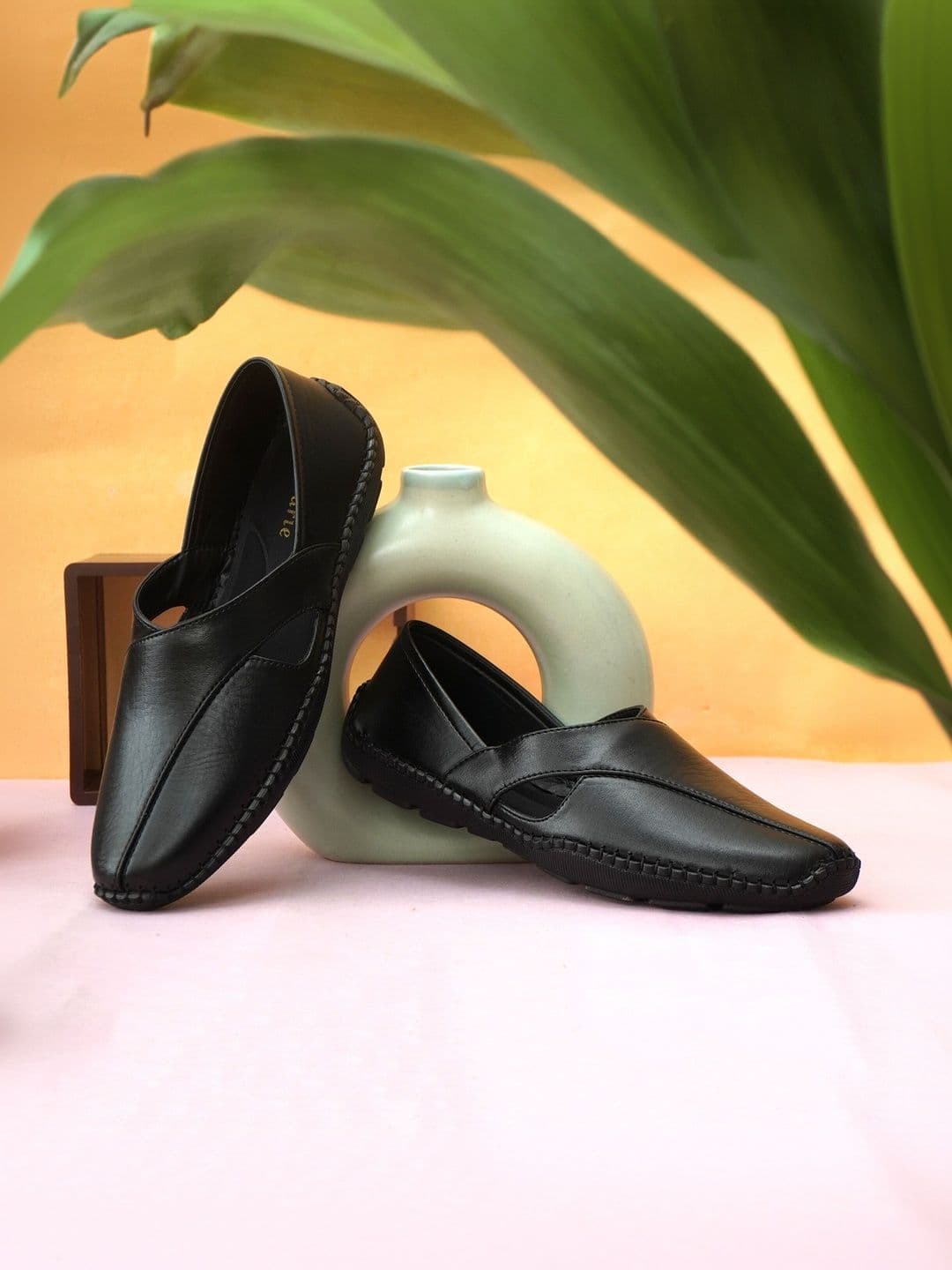 Harie Men Textured Sandals - view 1