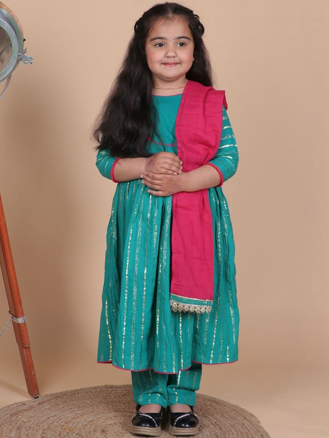 Littleblessings Girls Embellished Foil Print Ready to Wear Lehenga & Blouse With Dupatta - view 1