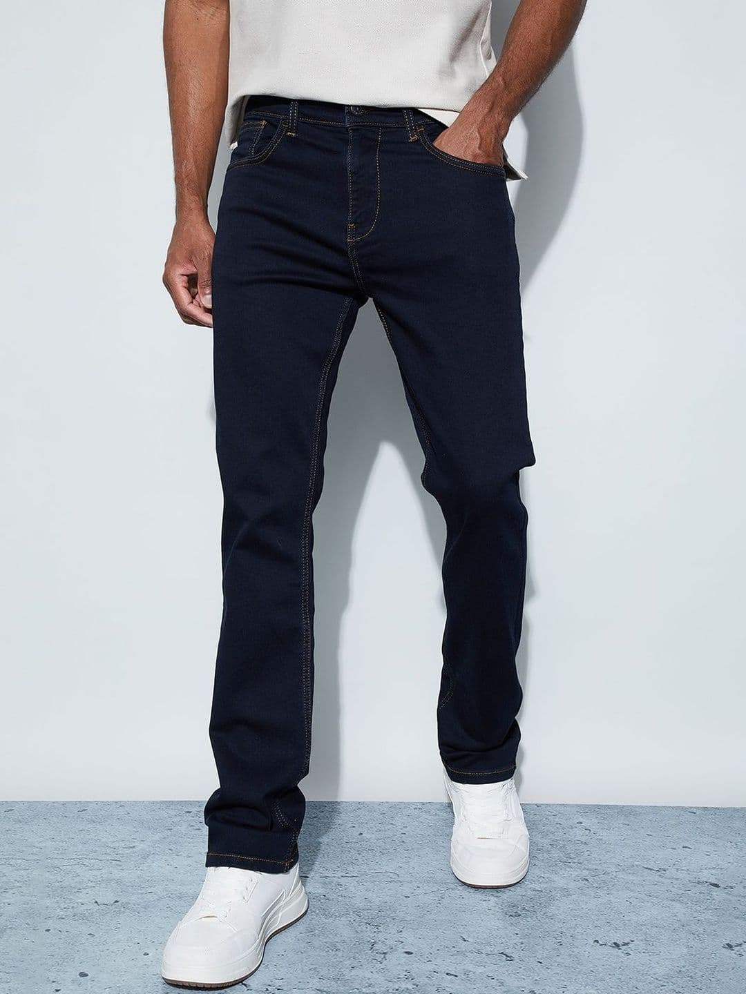 Bossini Men Straight Fit Mid-Rise Jeans - view 1