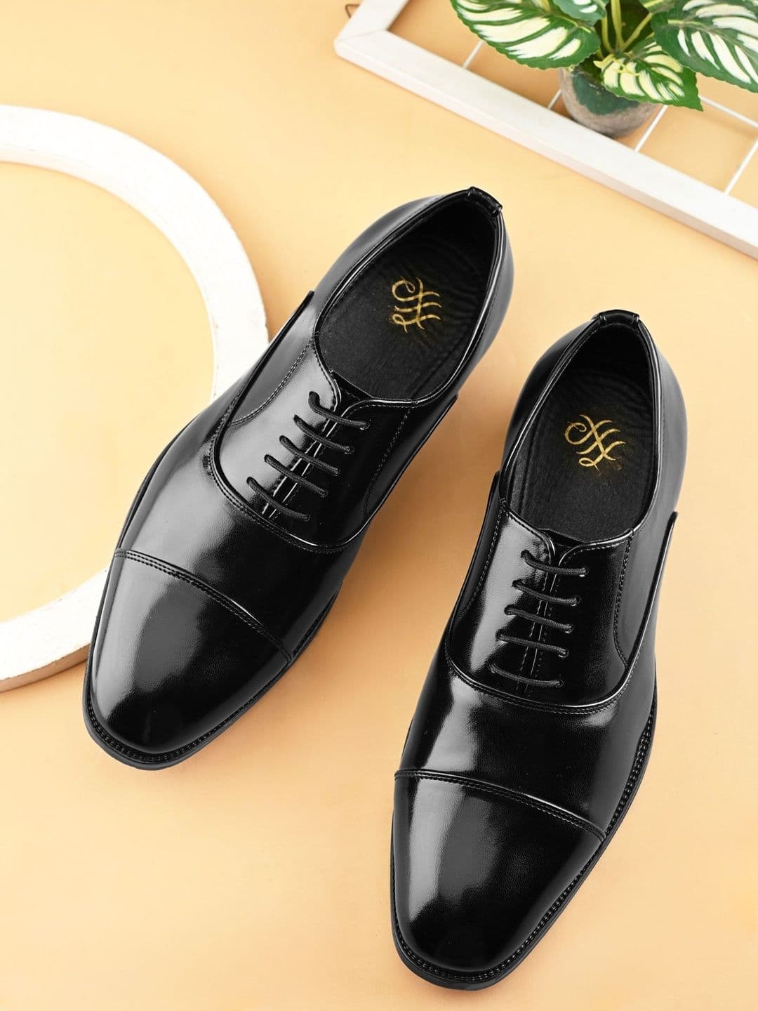 House of Pataudi Men Light Weight Durable Comfortable Lace-up Formal Oxfords - view 1