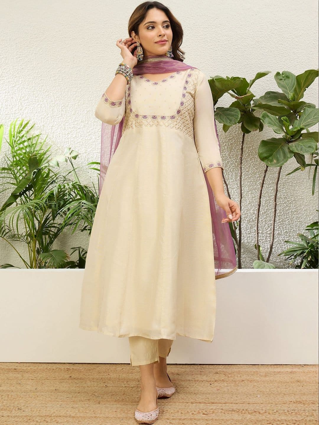 VredeVogel Women Ethnic Motifs Embroidered Tiered Thread Work Kurta with Trousers & With Dupatta - view 1