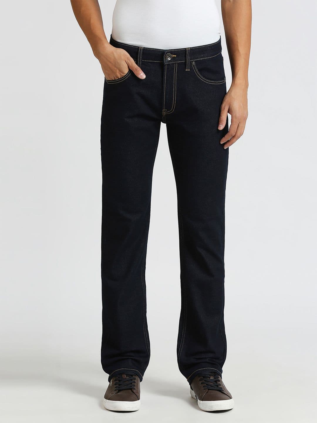 Pepe Jeans Men Holborne Straight Fit Mid Rise Clean Look Stretchable Jeans - view 1