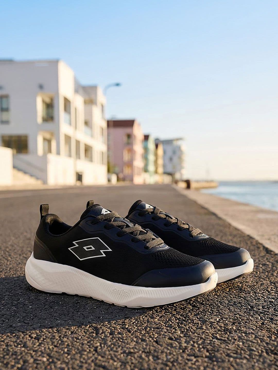 Lotto Men Oxyrun Black Running Shoes - view 1
