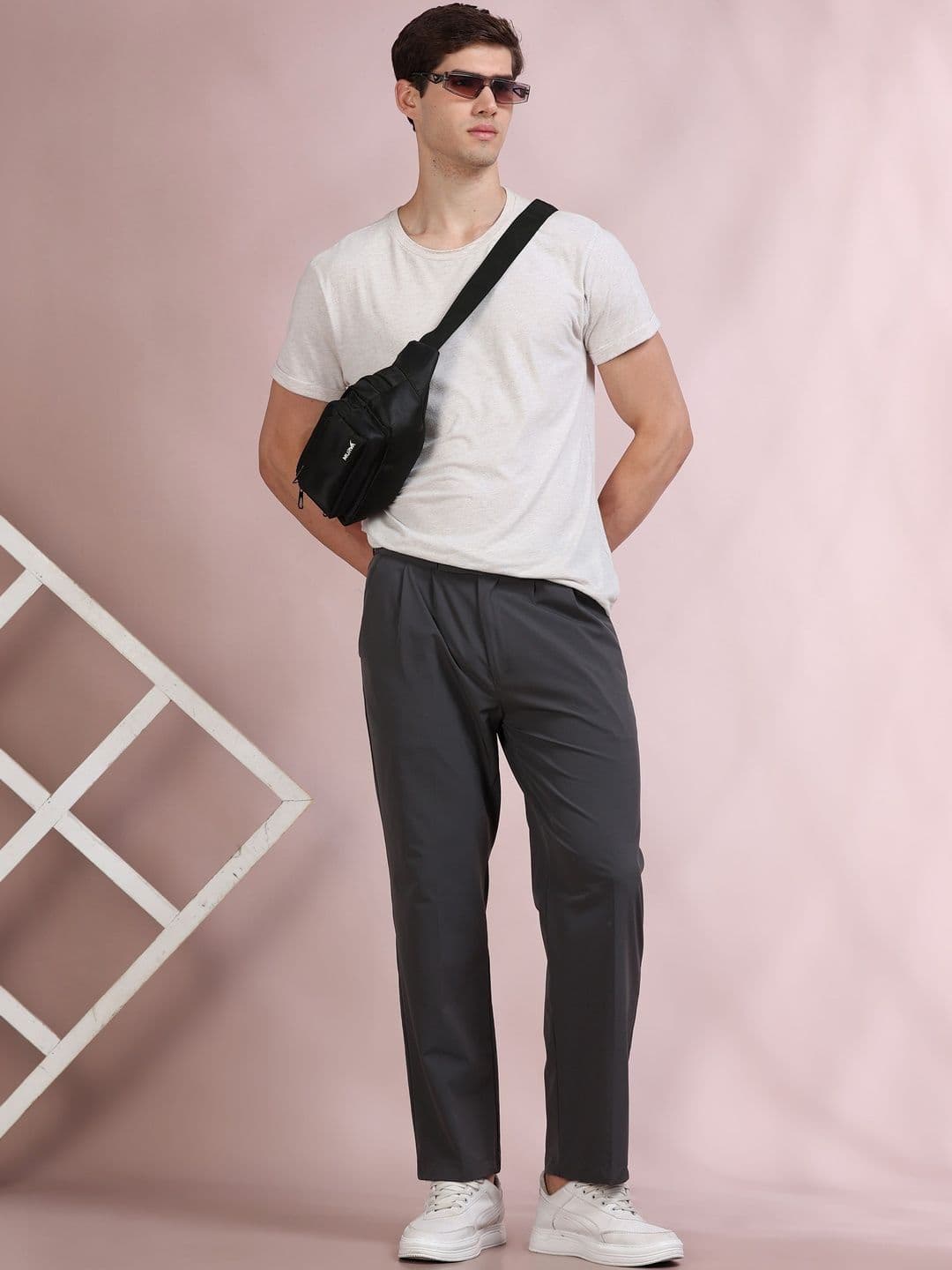 INVICTUS Men Pleated Trousers