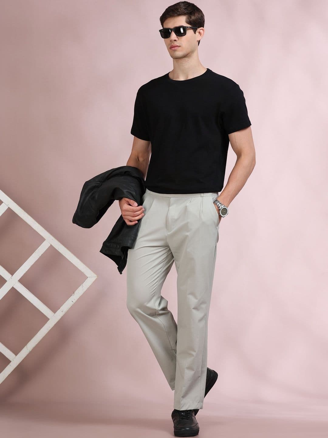 INVICTUS Men Pleated Trousers