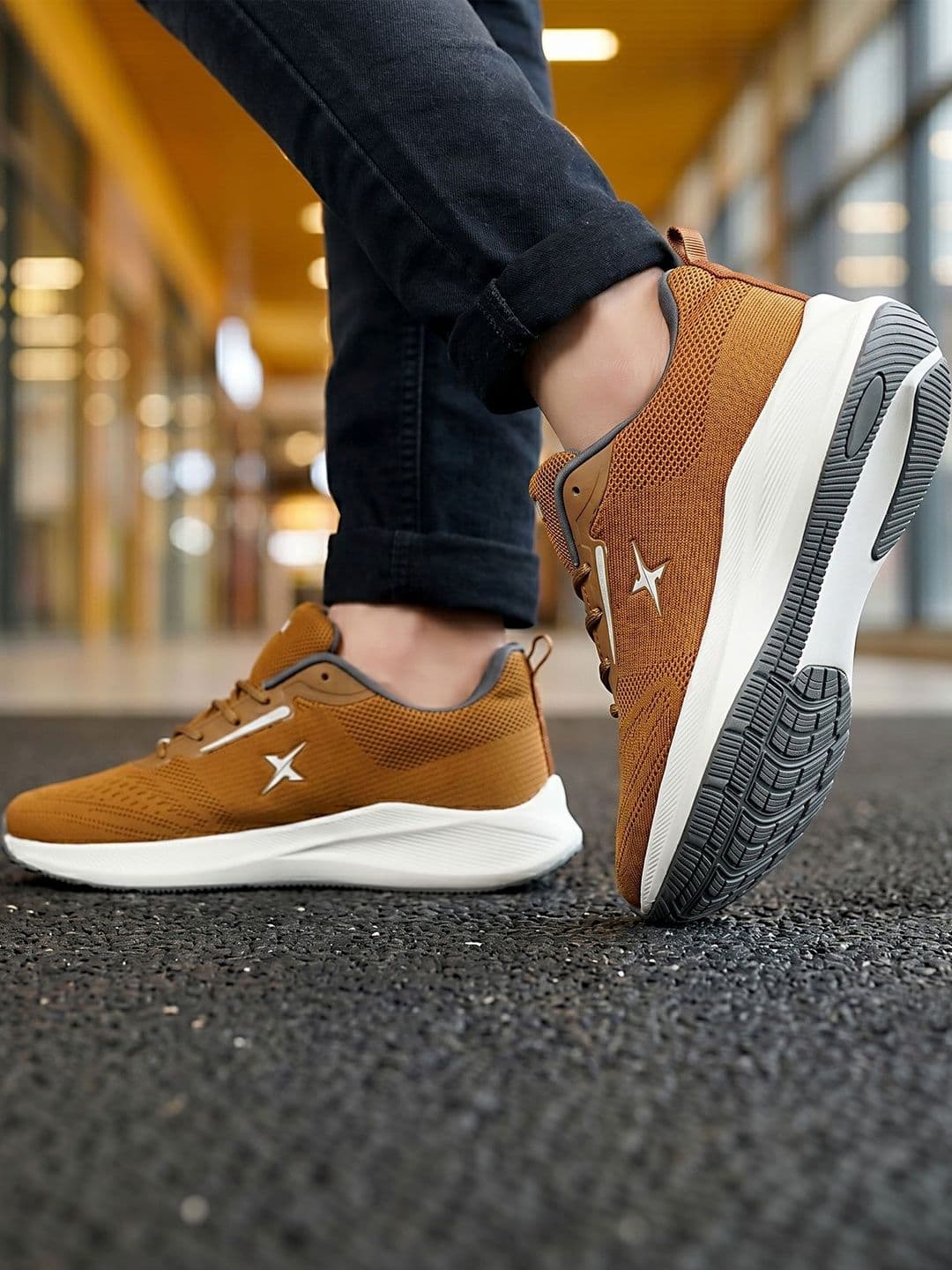 KRAASA Men Mesh Running Non-Marking Shoes - view 1