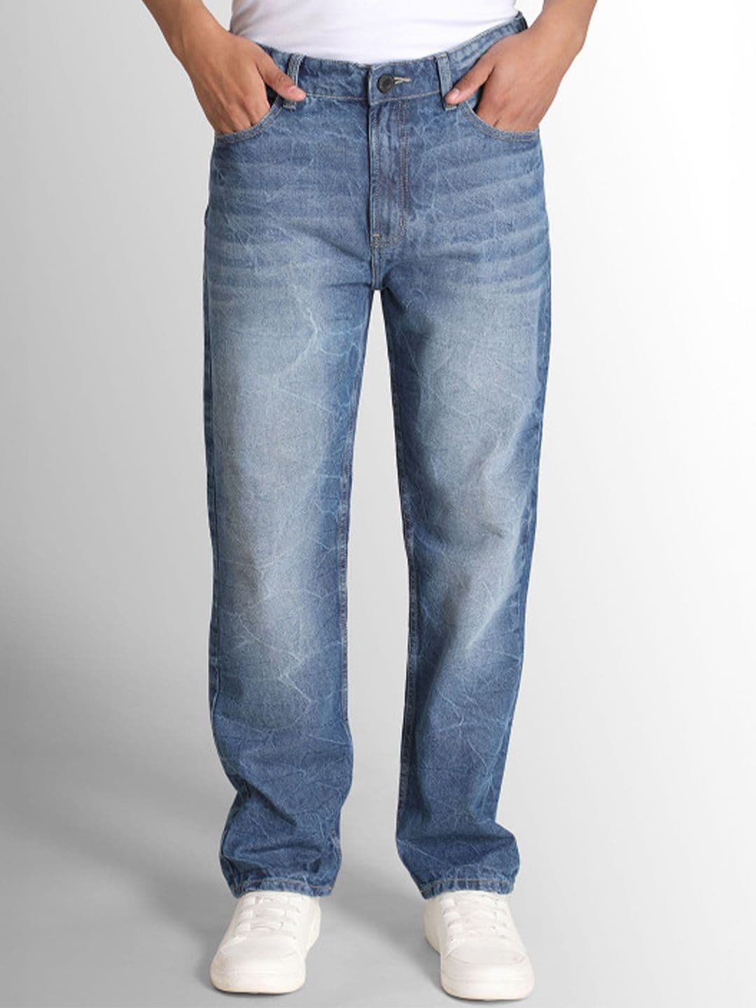 Bene Kleed Men Relaxed Fit Mid-Rise Light Fade Jeans - view 1