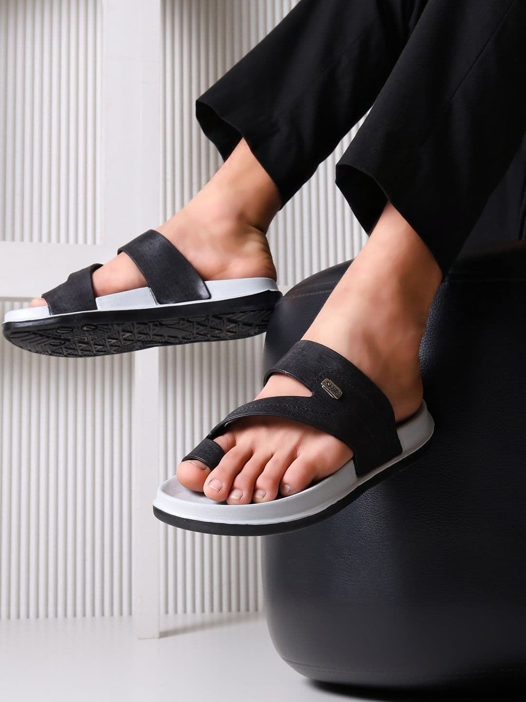 KNIEVL Men Flip Flops - view 1