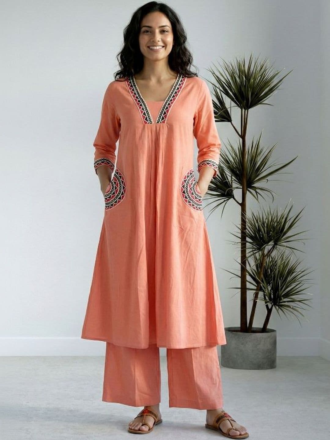 EVANORA Women Ethnic Motifs Pleated Thread Work Kurta with Palazzos - view 1