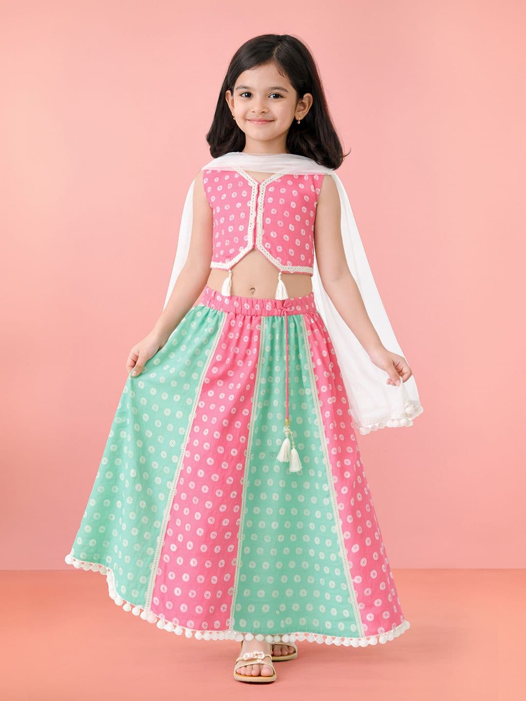 VASTRAMAY Girls Pink Cotton Bandhani Print Lehenga Set With Dupatta - view 1