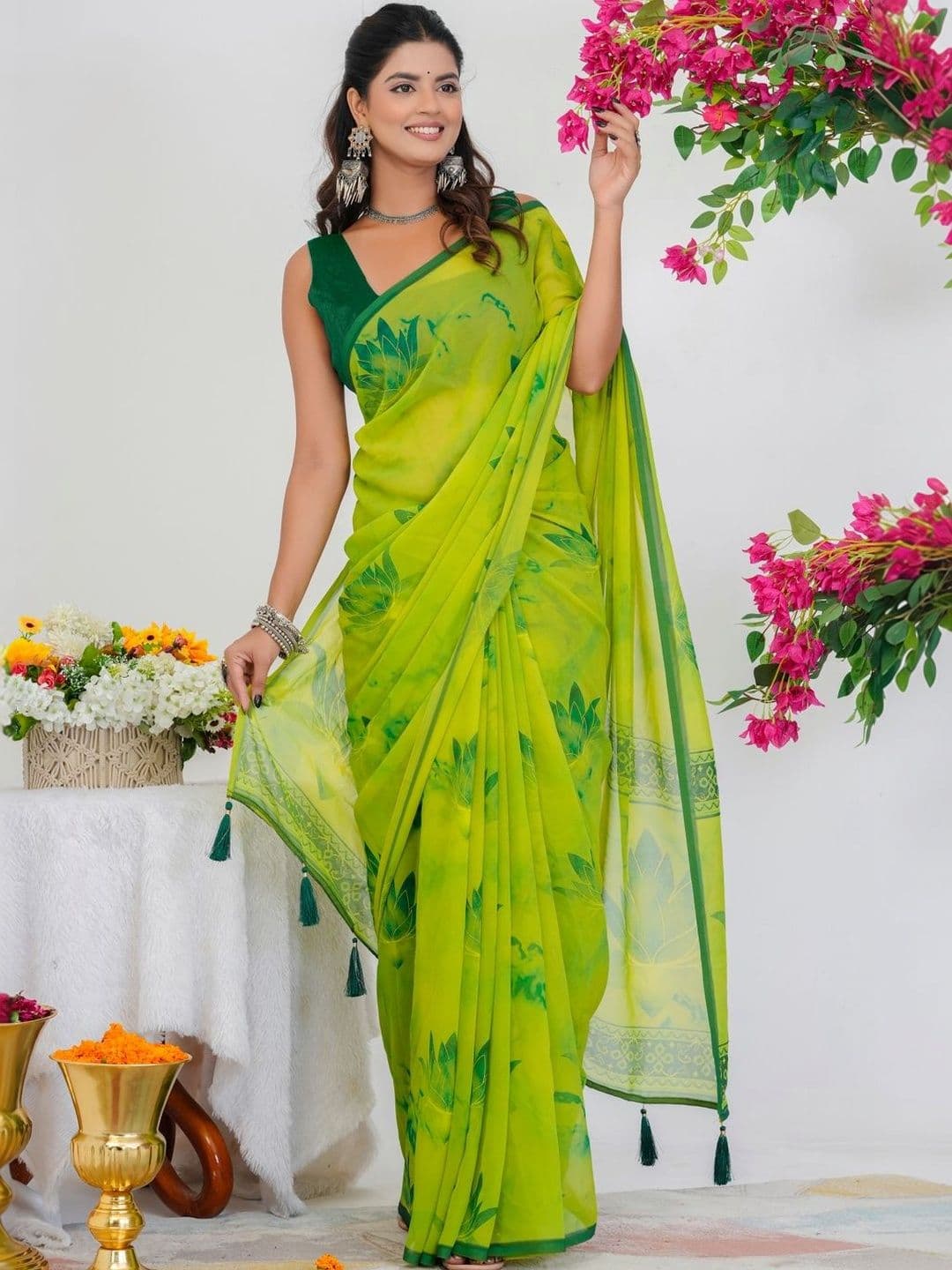 MIRCHI FASHION Floral Poly Georgette Saree - view 1