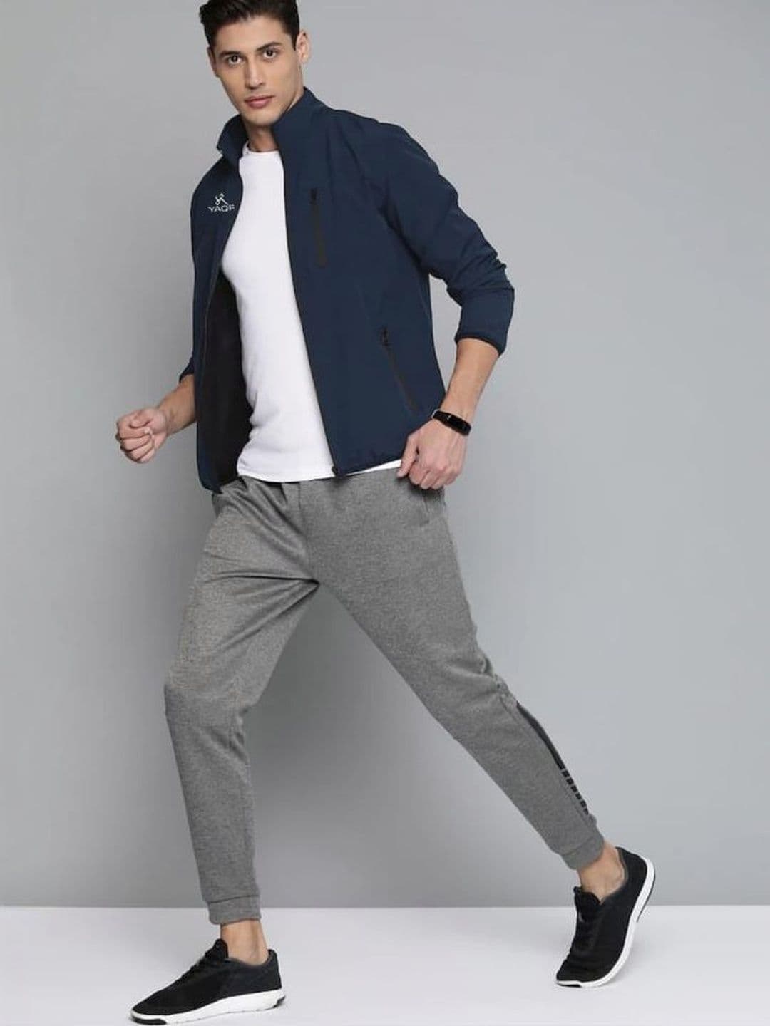 YAQR Men Lightweight Running Sporty Jacket - view 1