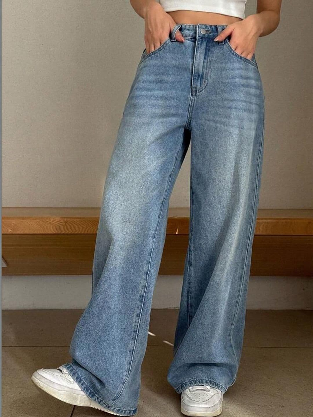 HUNTER & HAYES Women Wide Leg High-Rise Light Fade Stretchable Jeans - view 1