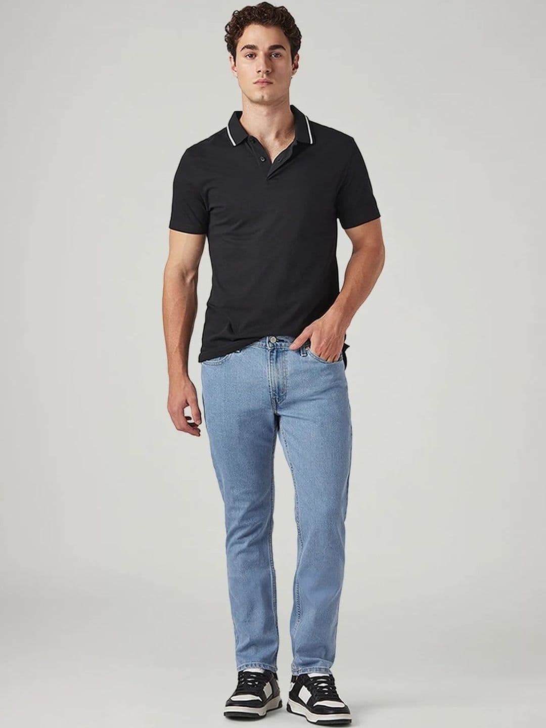 Levis Men Classic Slim Fit Mid-Rise Light Fade Stretchable Jeans - view 1