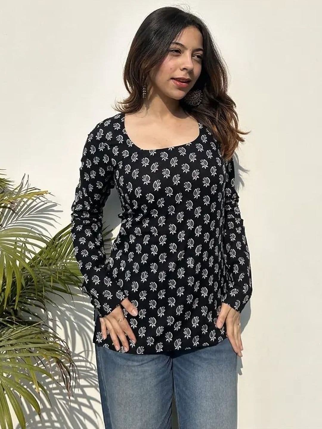 Light Daisy Women Cotton Ethnic Motifs Printed Kurta - view 1
