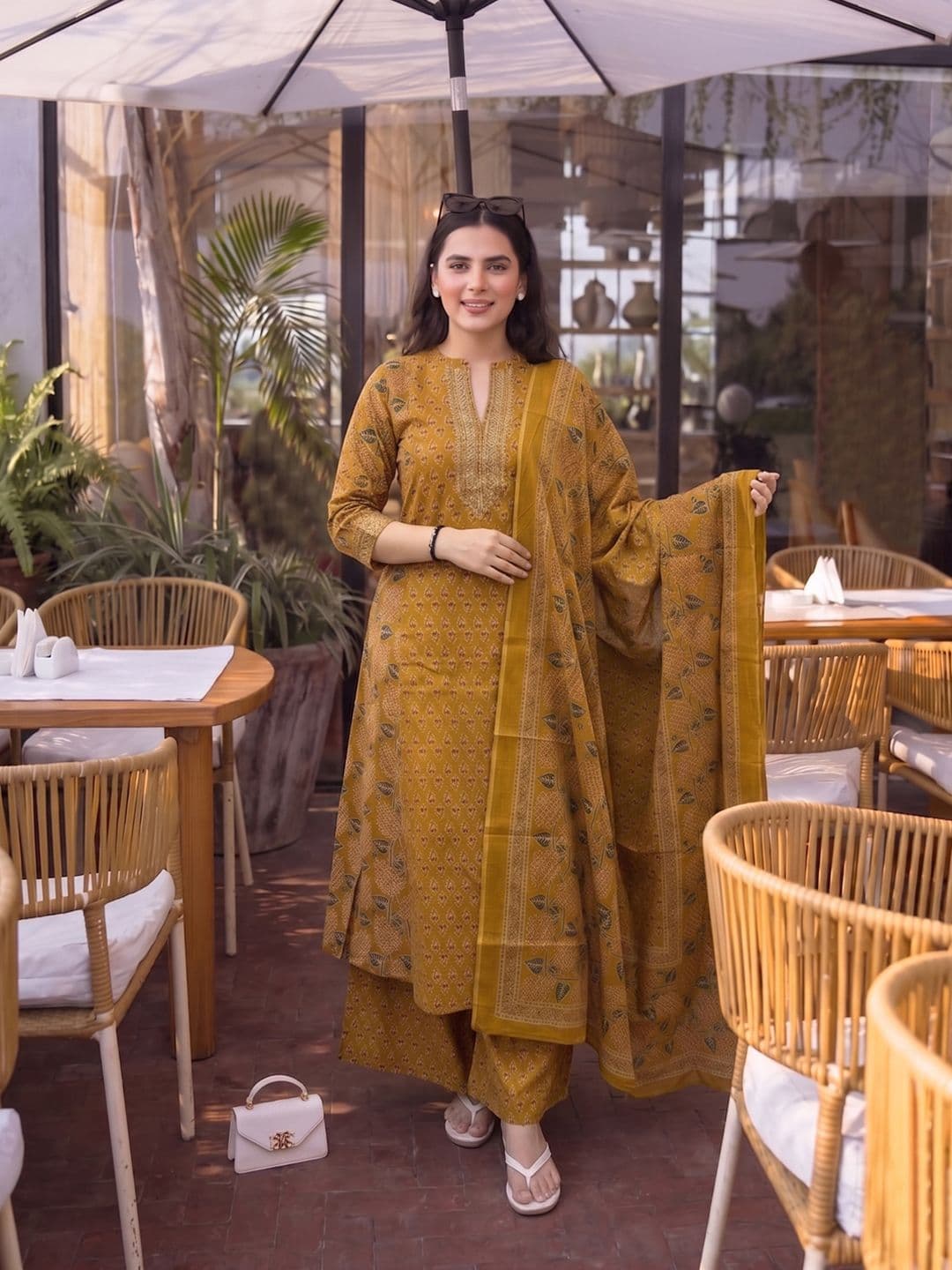 Aaghnya Women Printed Regular Kurta with Palazzos & With Dupatta - view 1