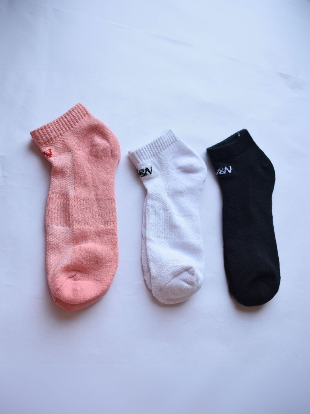 Milk&Whisky Men Pack of 3 Cotton Assorted Colourblocked Ankle Length Socks - view 1
